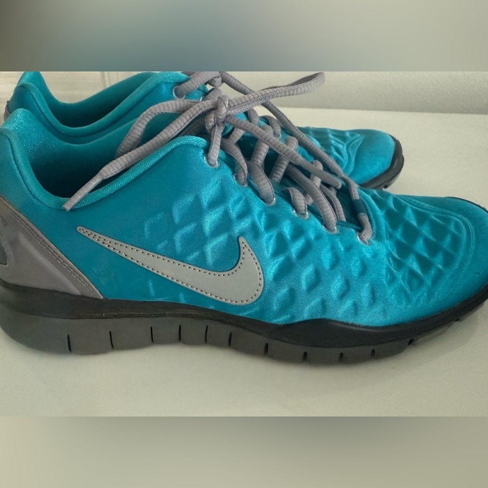 Nike Turquoise and Gray Sneakers